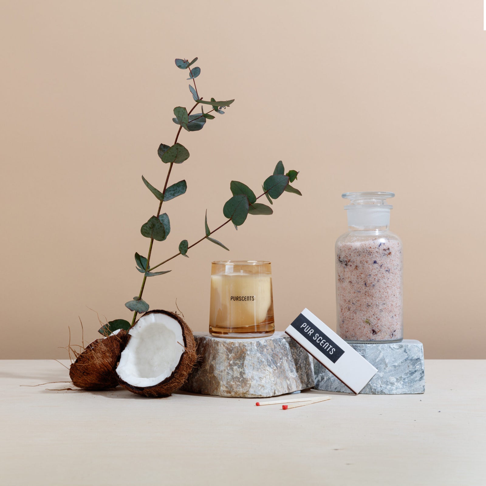 Luxury Relaxing Candle & Bath Salts Gift Set image 1